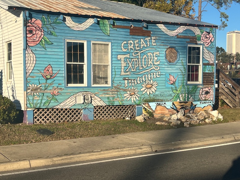 mural in Tallahassee by artist unknown.