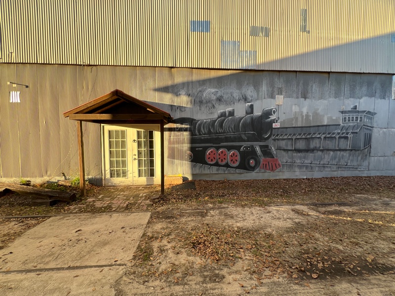 mural in Tallahassee by artist unknown.