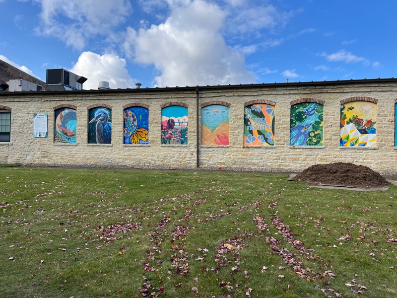 mural in Batavia by artist unknown.