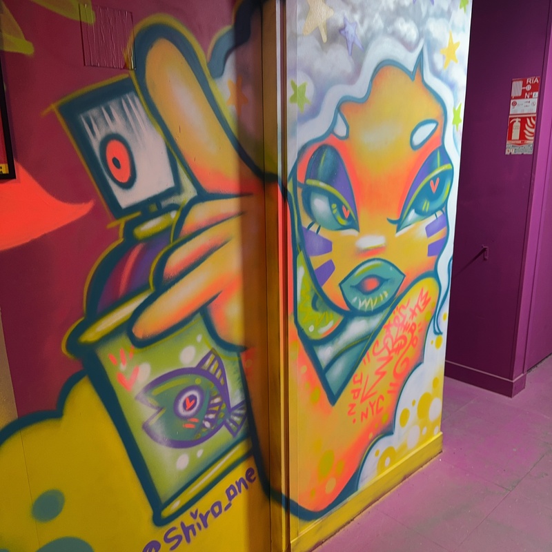 mural in Puteaux by artist unknown.