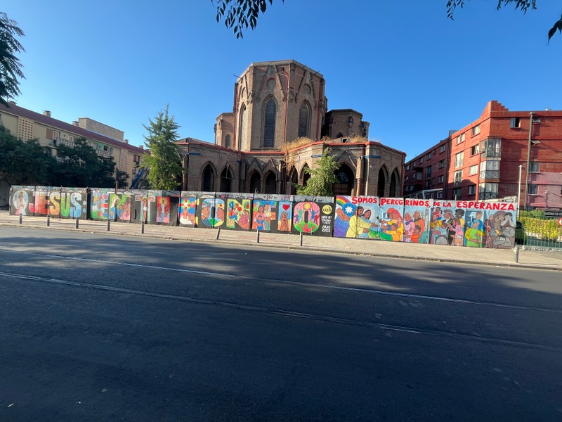 mural in Santiago by artist unknown.
