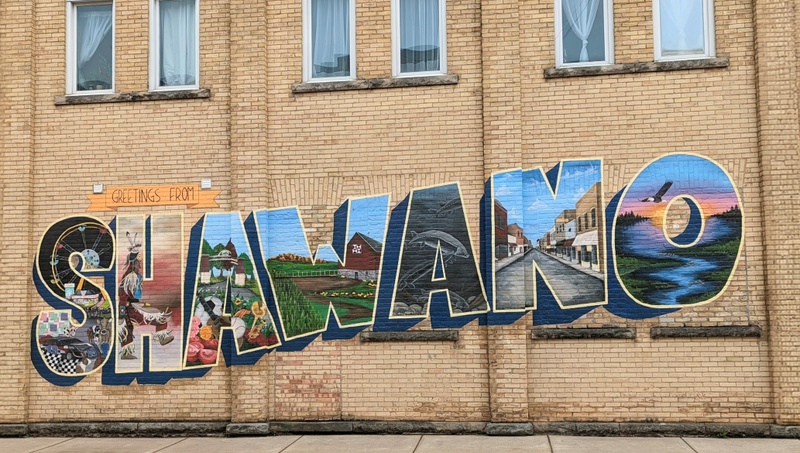 mural in Shawano by artist unknown.