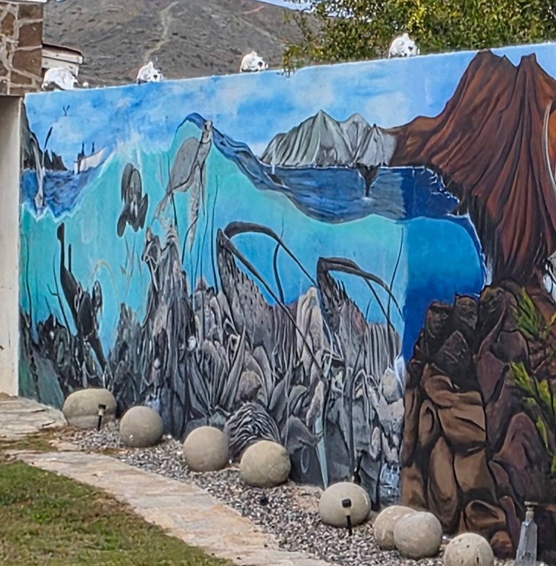 mural in Bahía Asunción by artist unknown.