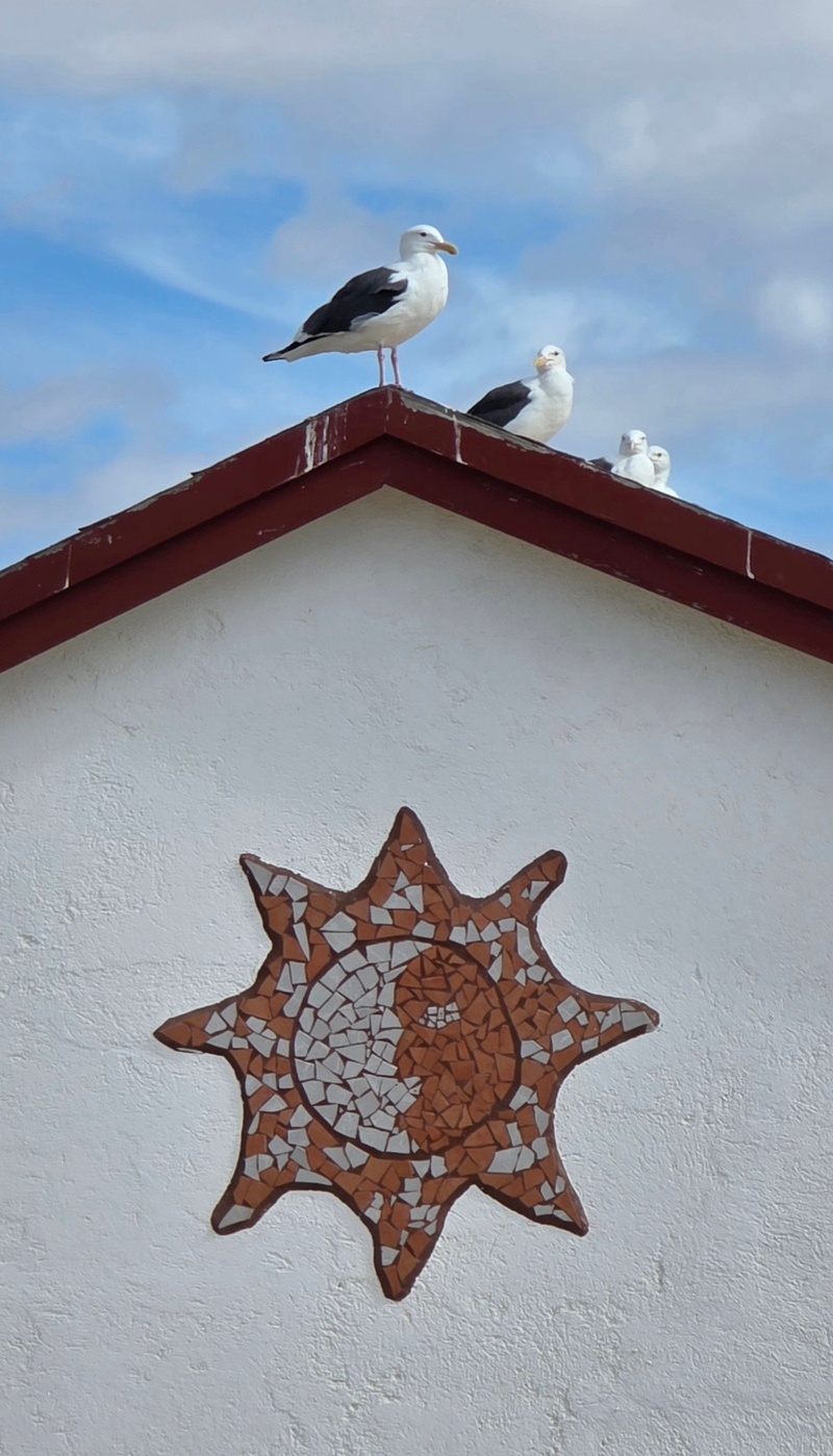 mural in Bahía Asunción by artist unknown.