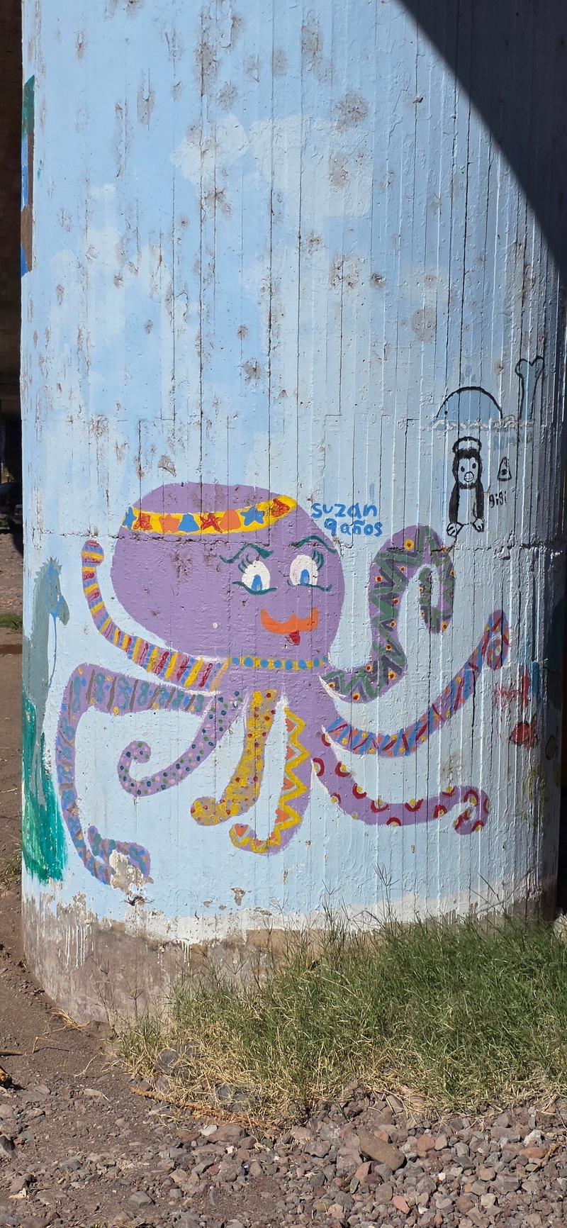 mural in El Tiburón by artist unknown.