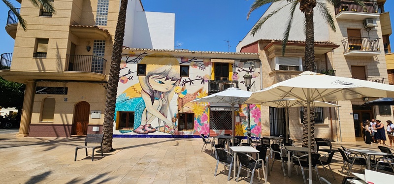 mural in by artist unknown.