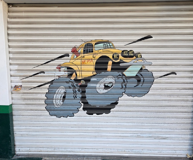 mural in La Paz by artist unknown.