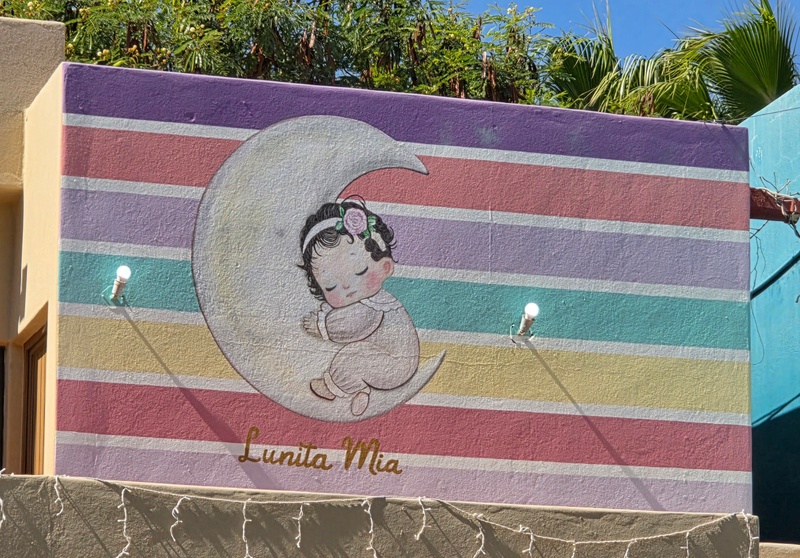 mural in Los Barriles by artist unknown.