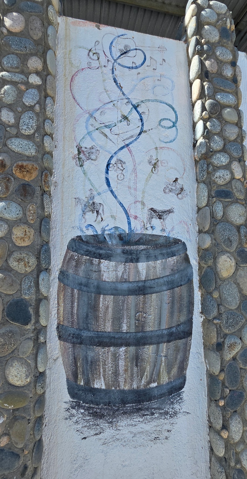 mural in Los Barriles by artist unknown.