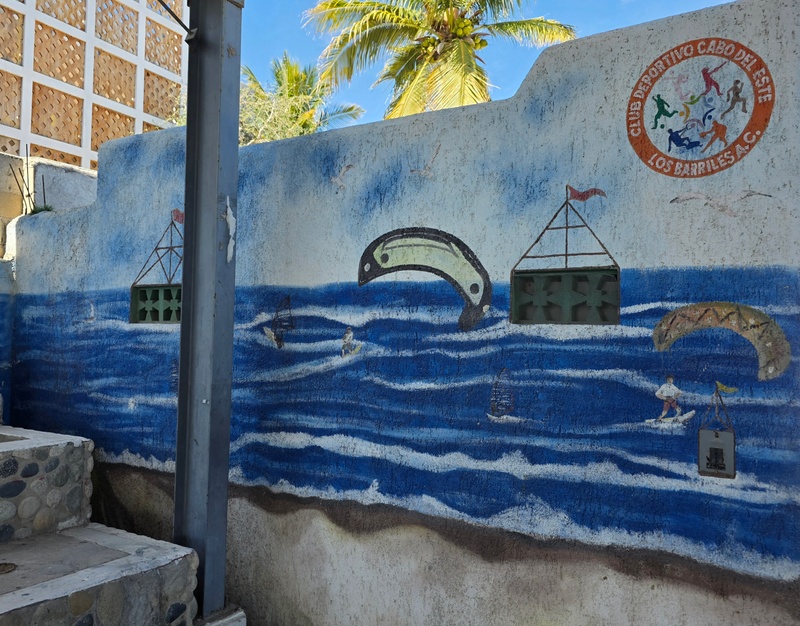 mural in Los Barriles by artist unknown.