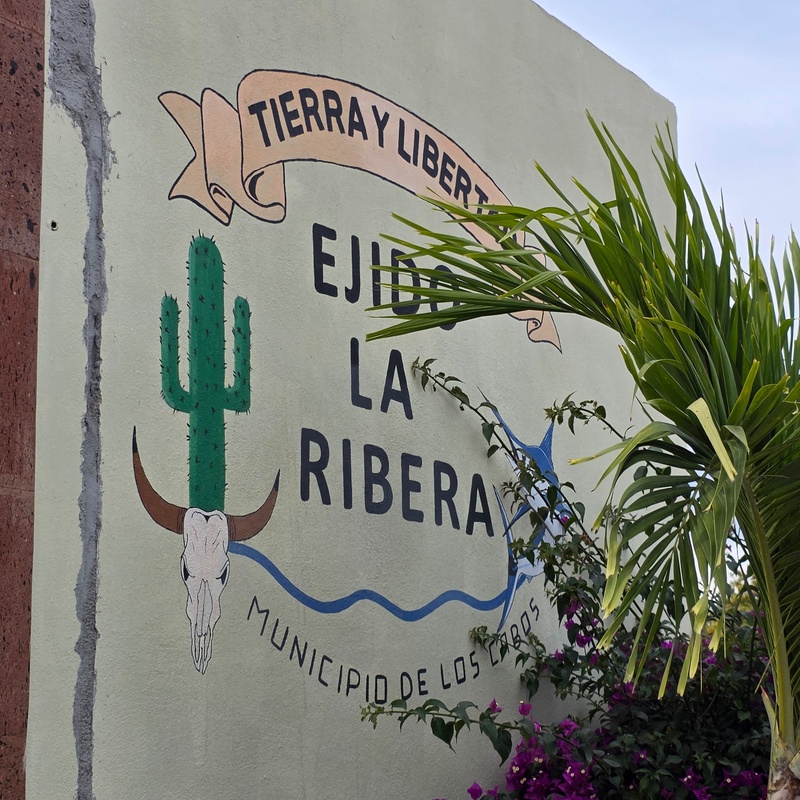 mural in La Ribera by artist unknown.