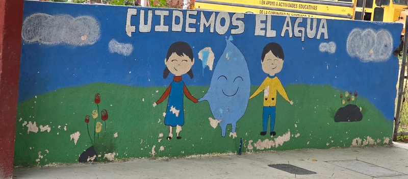 mural in Santiago by artist unknown.