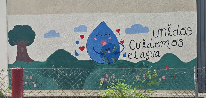 mural in Santiago by artist unknown.