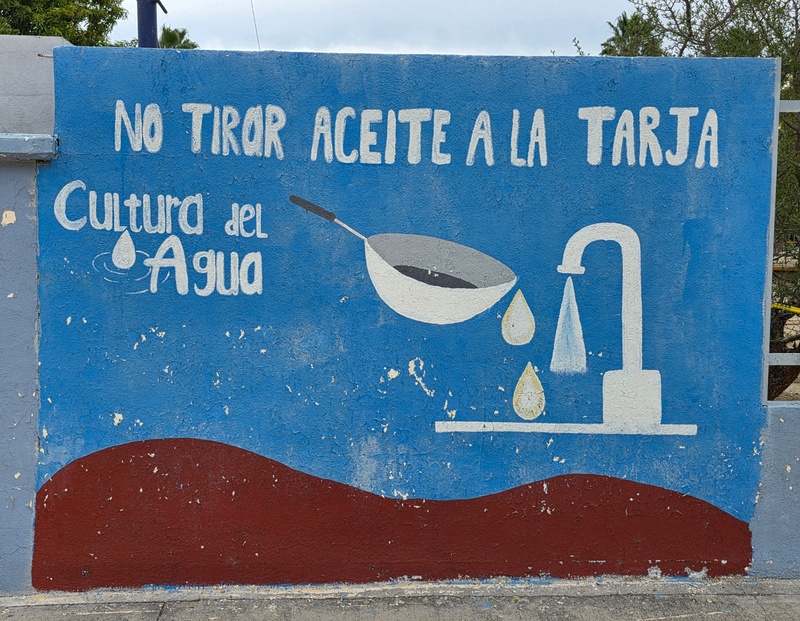 mural in Santiago by artist unknown.