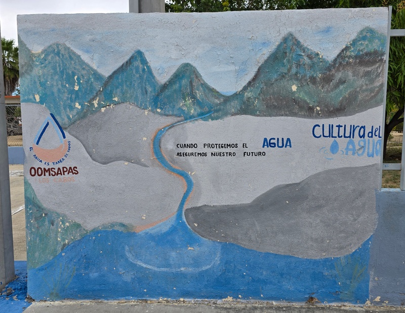 mural in Santiago by artist unknown.