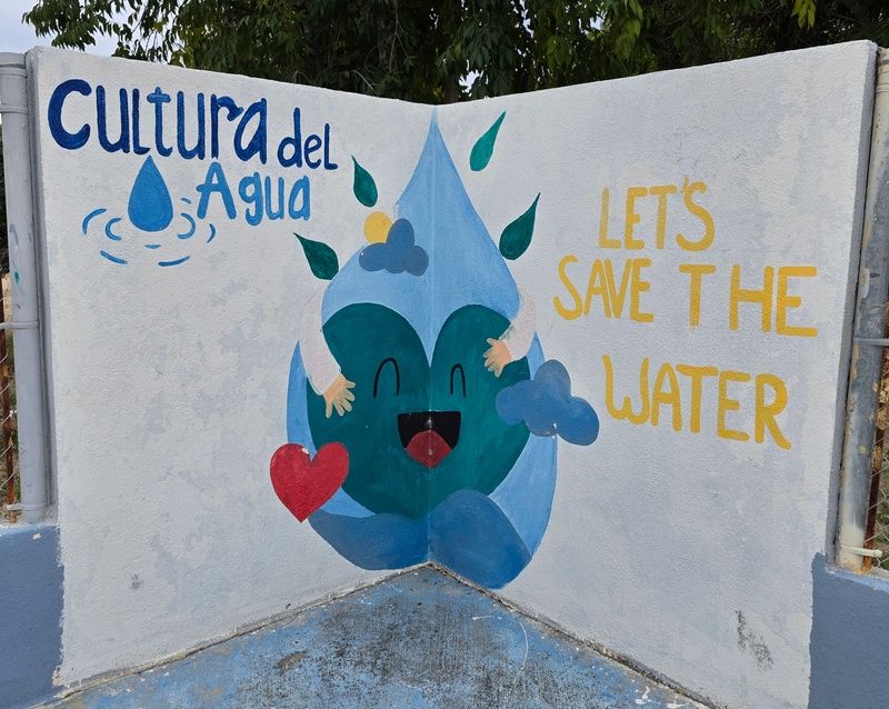 mural in Santiago by artist unknown.