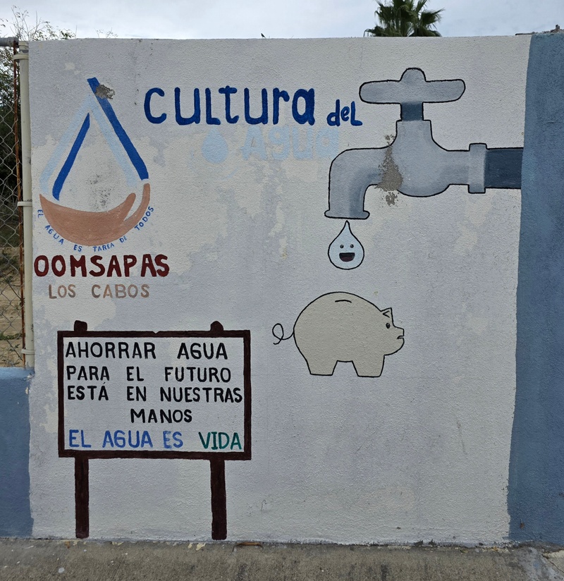 mural in Santiago by artist unknown.