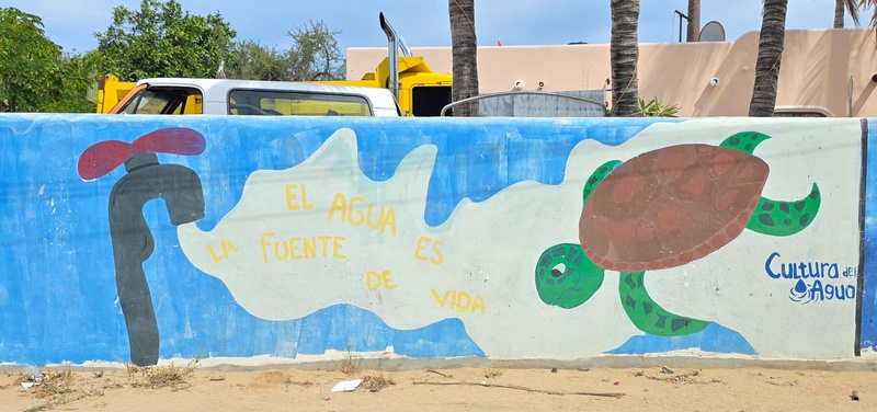 mural in La Ribera by artist unknown.