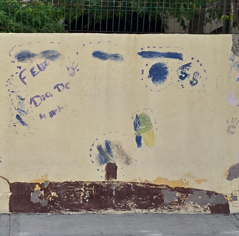 mural in La Ribera by artist unknown.