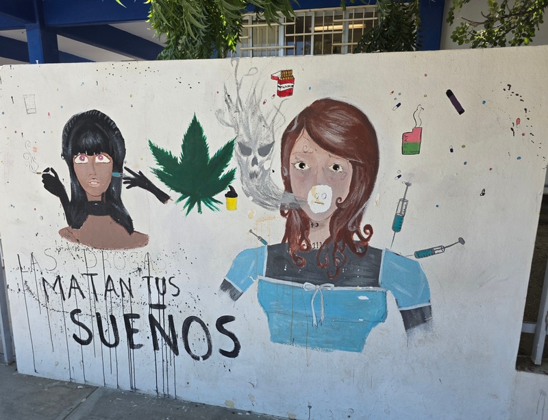 mural in Los Barriles by artist unknown.