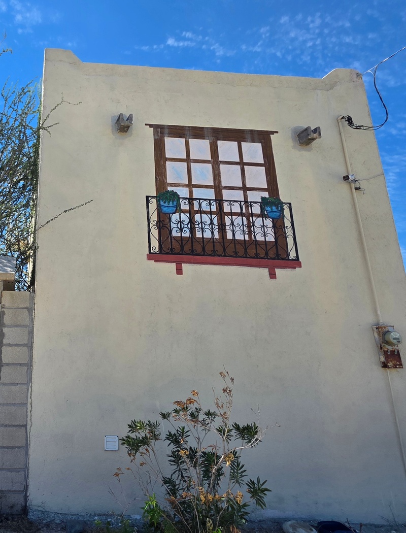 mural in Buenos Aires by artist unknown.