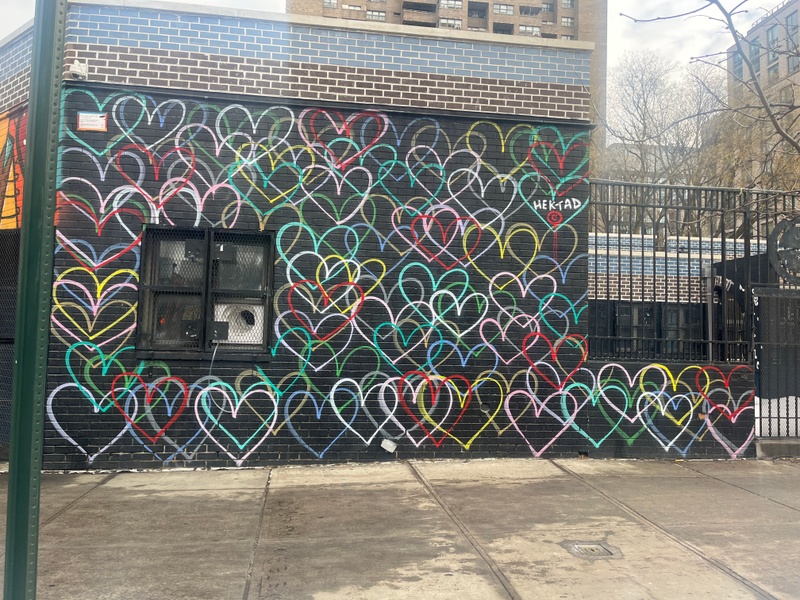 mural in New York by artist Hektad.