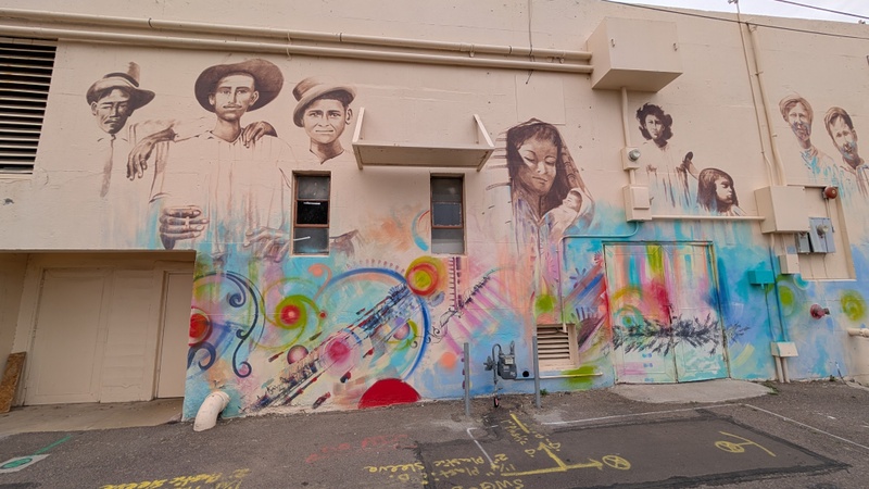 mural in Ajo by artist unknown.