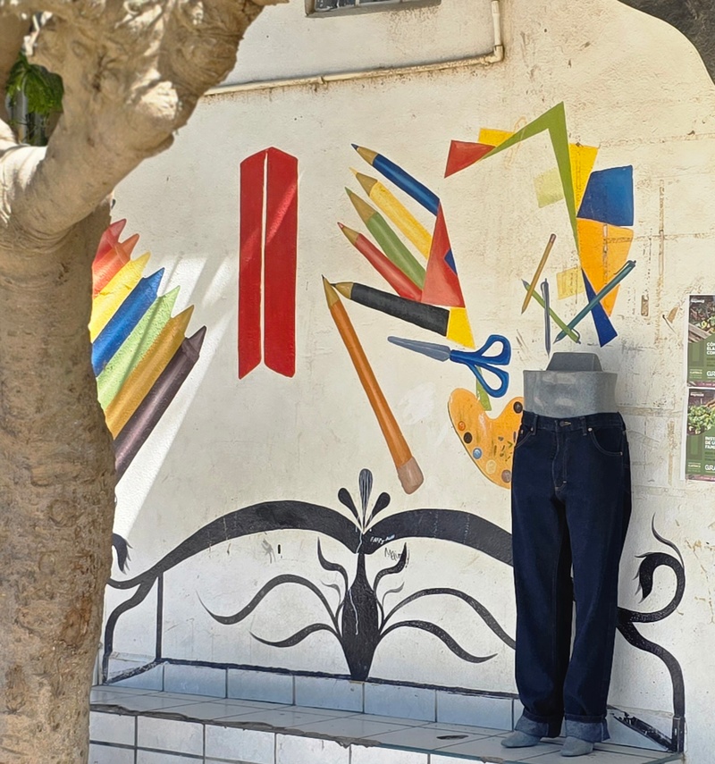 mural in El Pescadero by artist unknown.