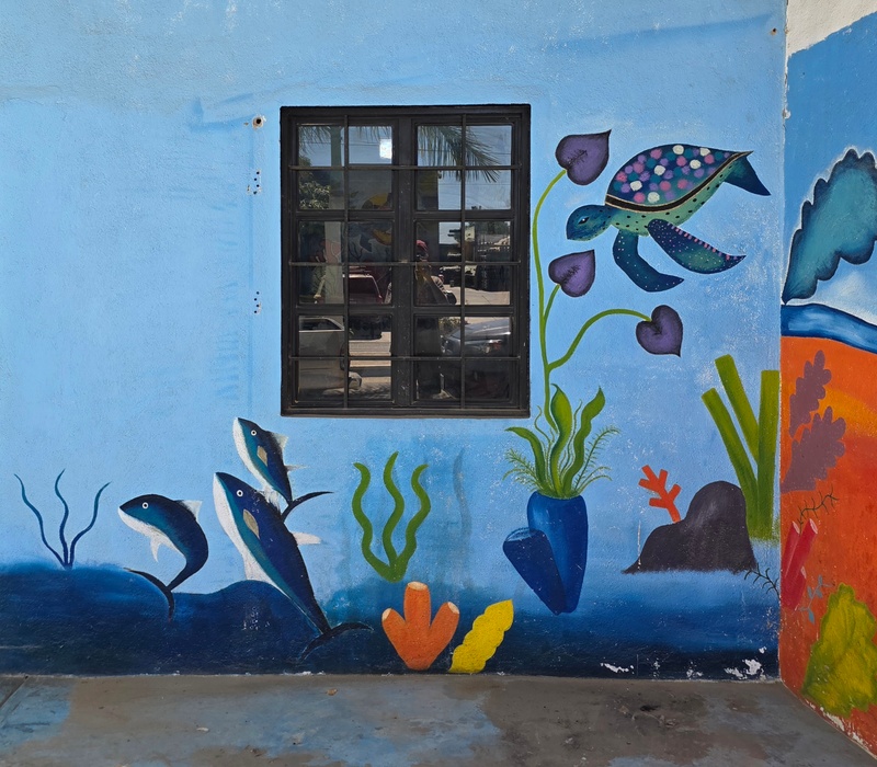 mural in El Pescadero by artist unknown.