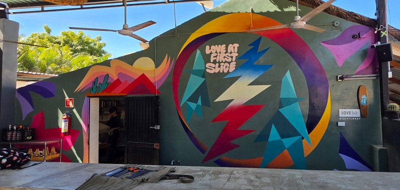 mural in El Pescadero by artist unknown.