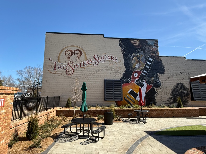 mural in Scottsboro by artist unknown.