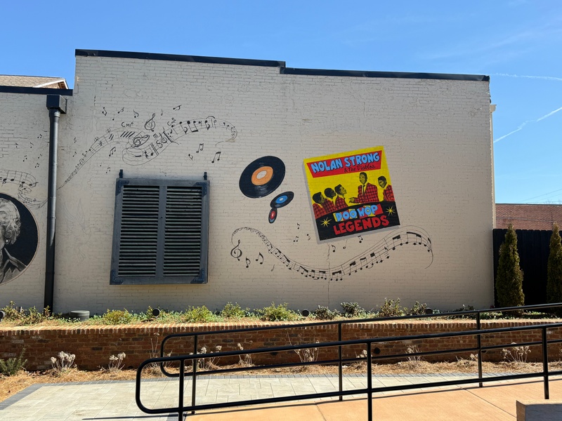 mural in Scottsboro by artist unknown.