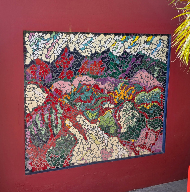 mural in Todos Santos by artist unknown.