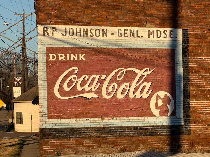 mural in Nettleton by artist unknown.