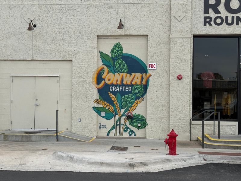 mural in Conway by artist unknown.