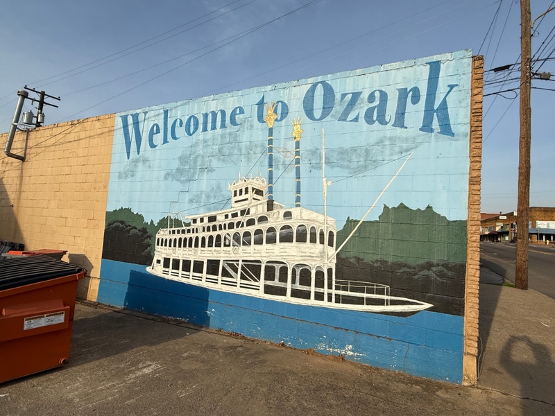mural in Ozark by artist unknown.