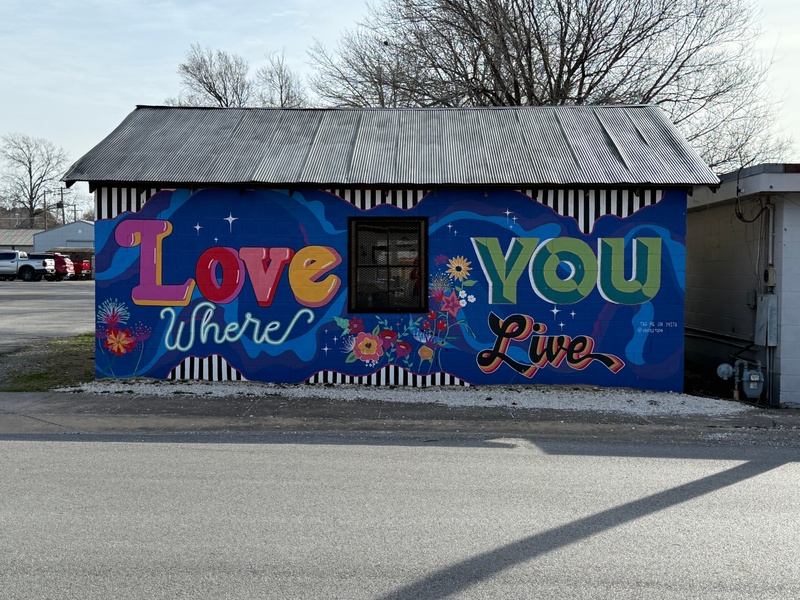 mural in Prairie Grove by artist unknown.