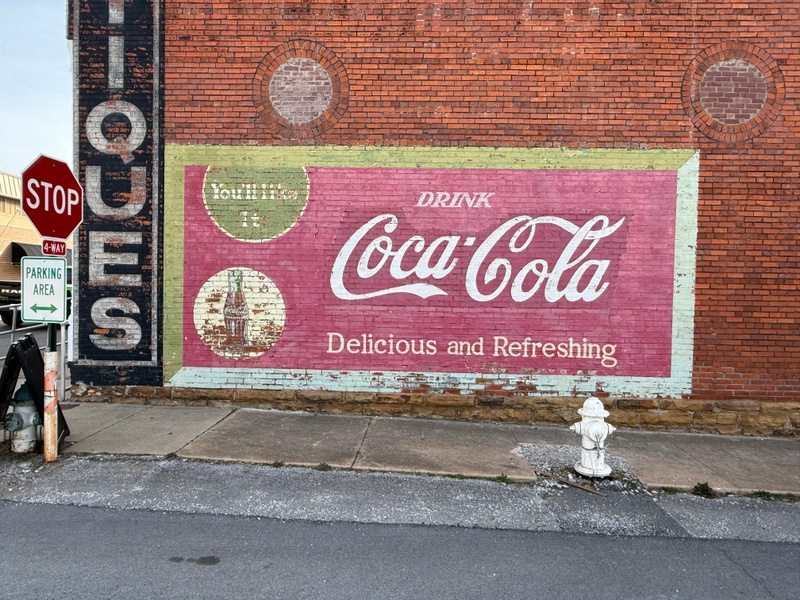 mural in Prairie Grove by artist unknown.