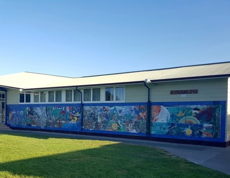 mural in  by artist unknown.