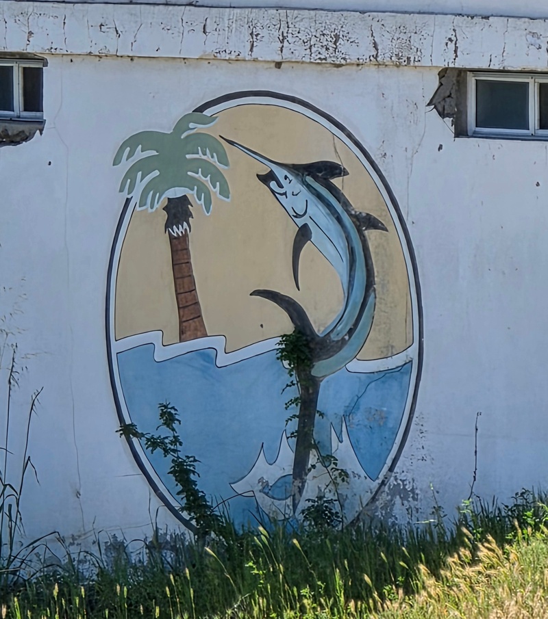 mural in El Aguajito by artist unknown.