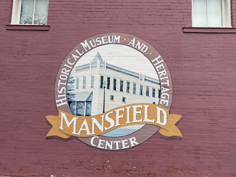 mural in Mansfield by artist unknown.