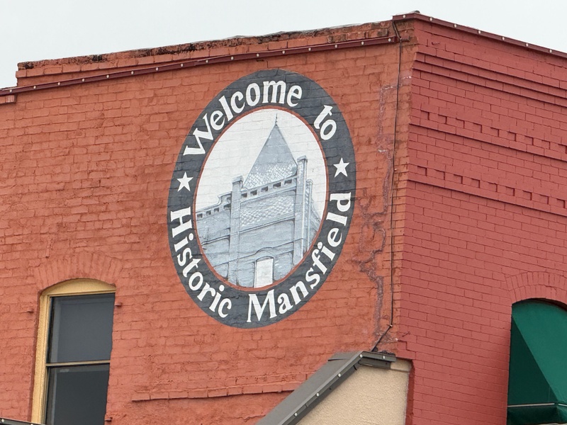 mural in Mansfield by artist unknown.