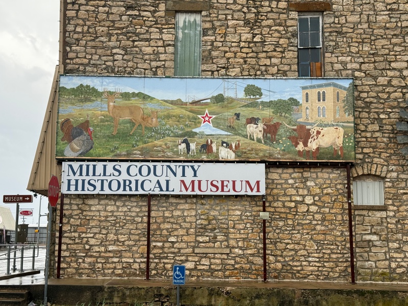 mural in Goldthwaite by artist unknown.
