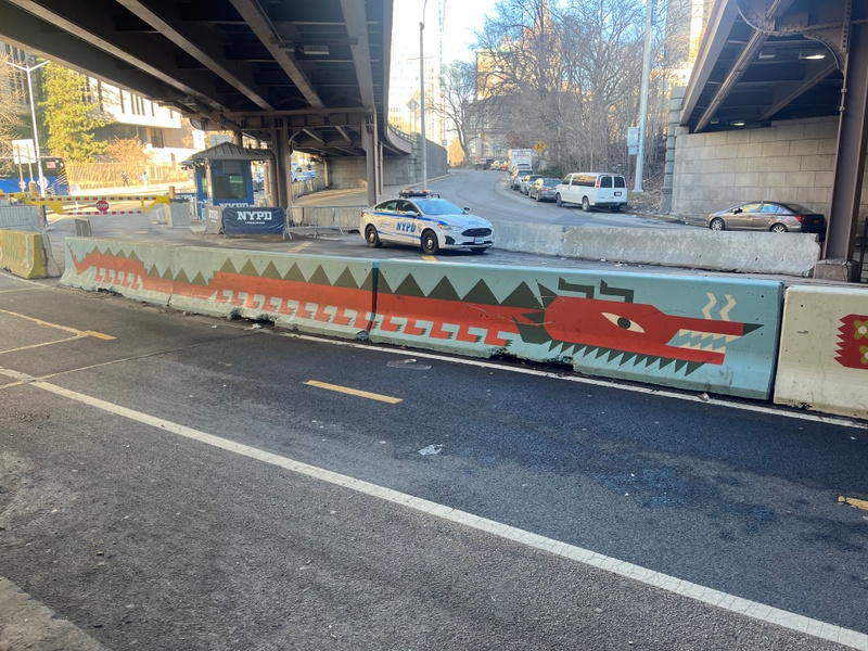 mural in  by artist unknown.