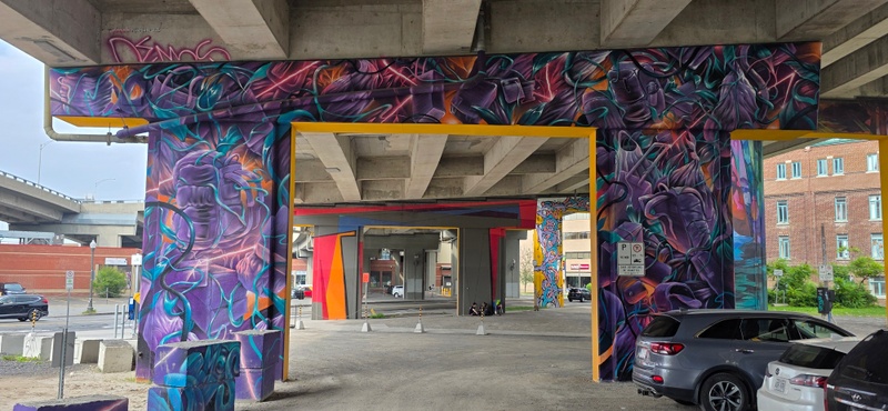 mural in Québec by artist unknown.