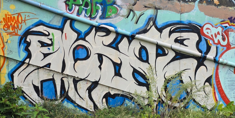 mural in Québec by artist unknown.