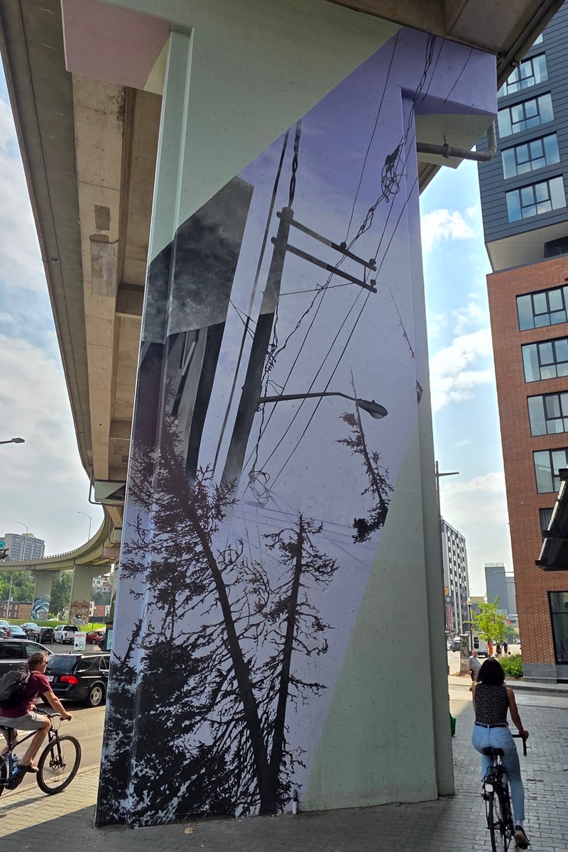 mural in Québec by artist unknown.