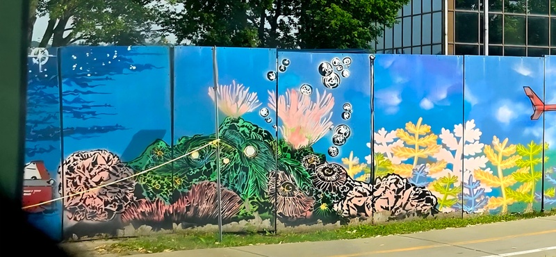 mural in Québec by artist unknown.