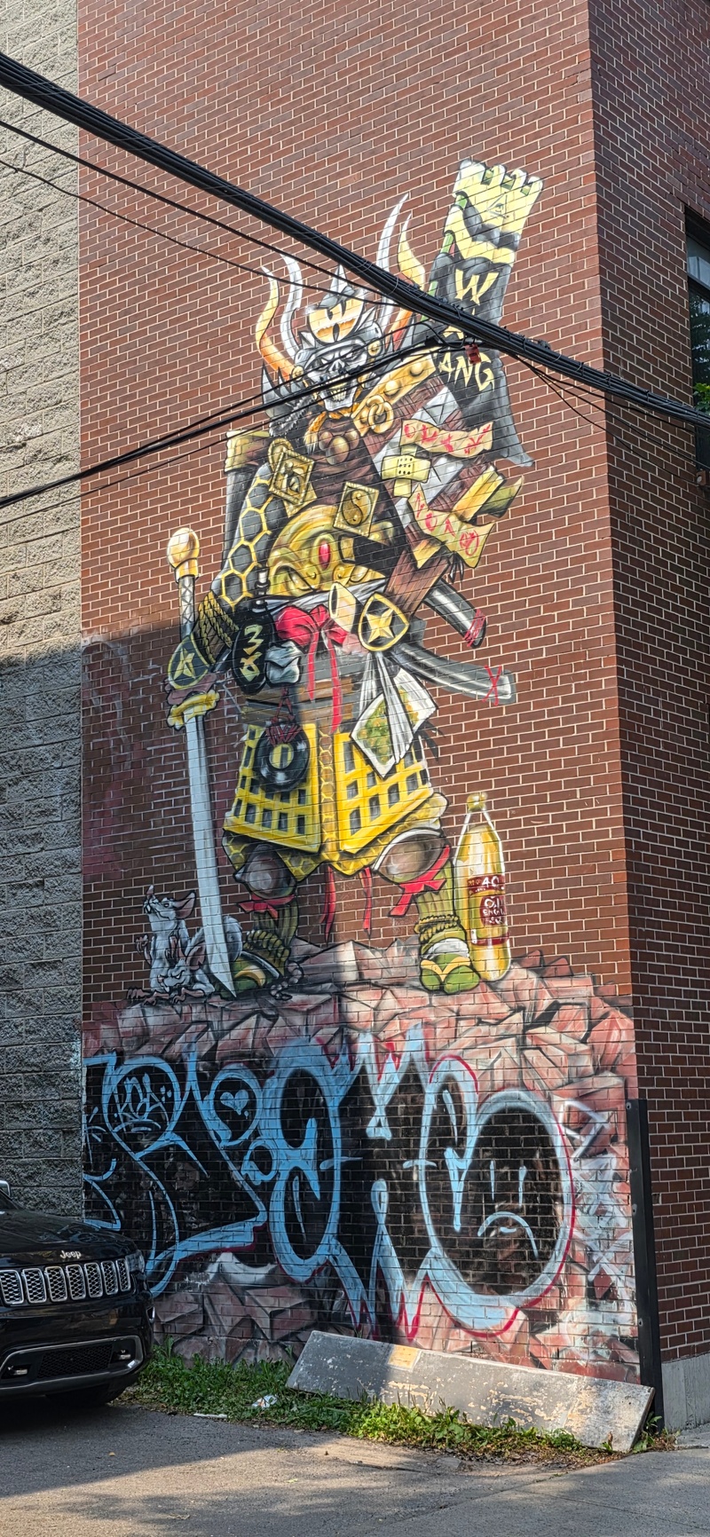 mural in Montréal by artist unknown.