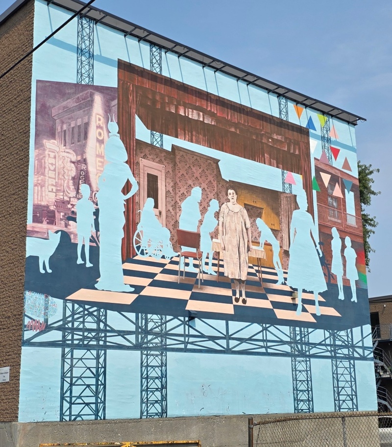 mural in Montréal by artist unknown.